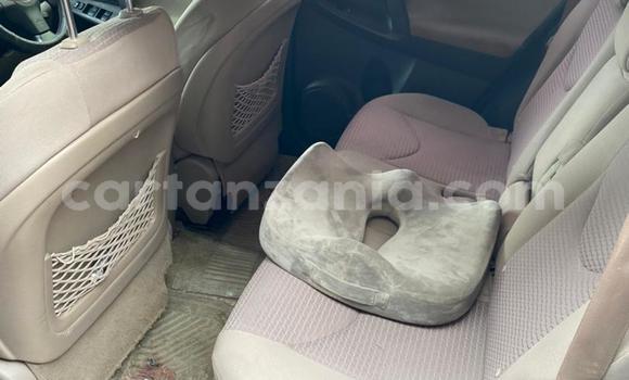 Nunua Ilio tumika Toyota Vanguard Nyeusi Gari ndani ya Dar es Salaam nchini Dar es Salaam Nunua Ilio tumika Toyota Vanguard Nyeusi Gari ndani ya Dar es Salaam nchini Dar es Salaam