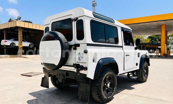 Buy Used Land Rover Defender White Car in Dar es Salaam in Dar es Salaam Buy Used Land Rover Defender White Car in Dar es Salaam in Dar es Salaam