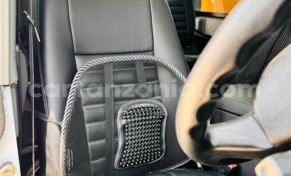 Buy Used Land Rover Defender White Car in Dar es Salaam in Dar es Salaam Buy Used Land Rover Defender White Car in Dar es Salaam in Dar es Salaam