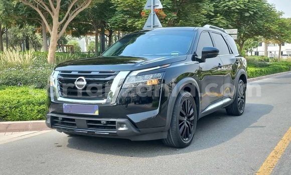 Nunua Ilio tumika Nissan Pathfinder Nyeusi Gari ndani ya Dodoma nchini Dodoma