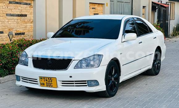 Buy Used Toyota Crown White Car in Dar es Salaam in Dar es Salaam Buy Used Toyota Crown White Car in Dar es Salaam in Dar es Salaam