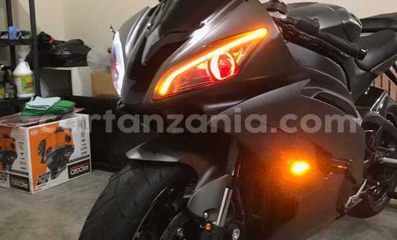 Buy Used Yamaha R1 Silver Bike in Arusha in Arusha Buy Used Yamaha R1 Silver Bike in Arusha in Arusha
