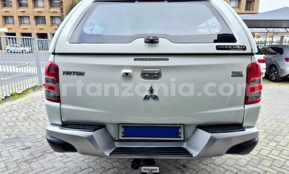 Buy Used Mitsubishi Triton White Car in Dar es Salaam in Dar es Salaam Buy Used Mitsubishi Triton White Car in Dar es Salaam in Dar es Salaam
