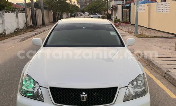 Buy Used Toyota Crown White Car in Dar es Salaam in Dar es Salaam Buy Used Toyota Crown White Car in Dar es Salaam in Dar es Salaam