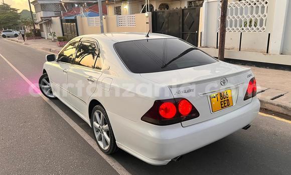 Buy Used Toyota Crown White Car in Dar es Salaam in Dar es Salaam Buy Used Toyota Crown White Car in Dar es Salaam in Dar es Salaam