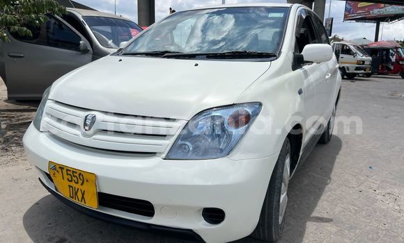 Buy Used Toyota IST White Car in Dar es Salaam in Dar es Salaam Buy Used Toyota IST White Car in Dar es Salaam in Dar es Salaam