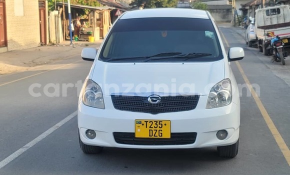 Nunua Ilio tumika Toyota Spacio Nyeupe Gari ndani ya Dar es Salaam nchini Dar es Salaam