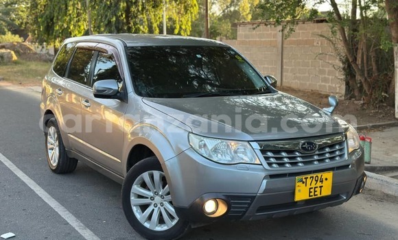 Nunua Ilio tumika Subaru Forester Fedha Gari ndani ya Dar es Salaam nchini Dar es Salaam