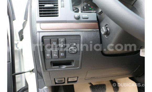 Nunua Imported Toyota Land Cruiser Nyeupe Gari ndani ya Import - Dubai nchini Arusha Nunua Imported Toyota Land Cruiser Nyeupe Gari ndani ya Import - Dubai nchini Arusha