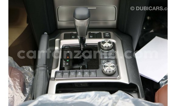 Nunua Imported Toyota Land Cruiser Nyeupe Gari ndani ya Import - Dubai nchini Arusha Nunua Imported Toyota Land Cruiser Nyeupe Gari ndani ya Import - Dubai nchini Arusha
