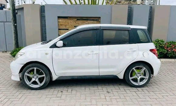 Buy Used Toyota IST White Car in Biharamulo in Kagera Buy Used Toyota IST White Car in Biharamulo in Kagera
