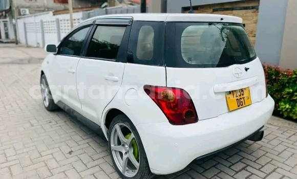 Buy Used Toyota IST White Car in Biharamulo in Kagera Buy Used Toyota IST White Car in Biharamulo in Kagera
