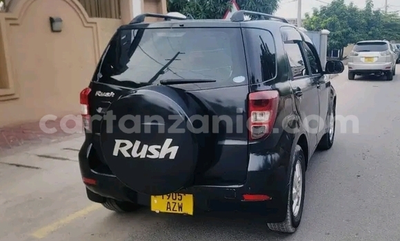 Nunua Ilio tumika Toyota Rush Nyeusi Gari ndani ya Biharamulo nchini Kagera