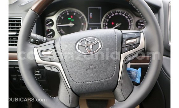 Nunua Imported Toyota Land Cruiser Nyeupe Gari ndani ya Import - Dubai nchini Arusha Nunua Imported Toyota Land Cruiser Nyeupe Gari ndani ya Import - Dubai nchini Arusha