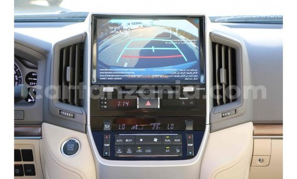 Nunua Imported Toyota Land Cruiser Nyeusi Gari ndani ya Import - Dubai nchini Arusha Nunua Imported Toyota Land Cruiser Nyeusi Gari ndani ya Import - Dubai nchini Arusha