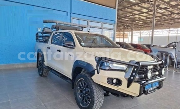 Buy Used Toyota Hilux Beige Car in Dodoma in Dodoma Buy Used Toyota Hilux Beige Car in Dodoma in Dodoma