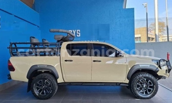 Buy Used Toyota Hilux Beige Car in Dodoma in Dodoma Buy Used Toyota Hilux Beige Car in Dodoma in Dodoma