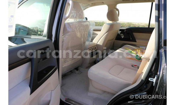 Nunua Imported Toyota Land Cruiser Nyeusi Gari ndani ya Import - Dubai nchini Arusha Nunua Imported Toyota Land Cruiser Nyeusi Gari ndani ya Import - Dubai nchini Arusha