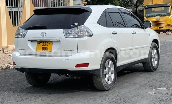 Buy Used Toyota Harrier White Car in Dar es Salaam in Dar es Salaam