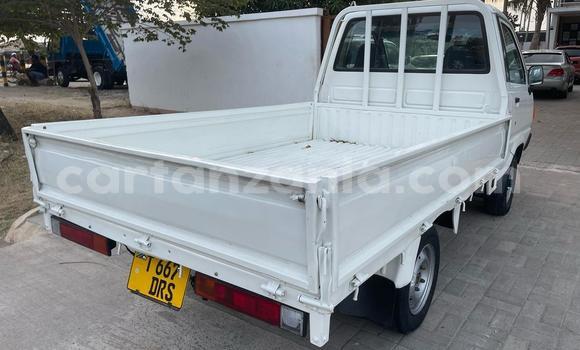 Buy Used Toyota LiteAce White Car in Dar es Salaam in Dar es Salaam Buy Used Toyota LiteAce White Car in Dar es Salaam in Dar es Salaam