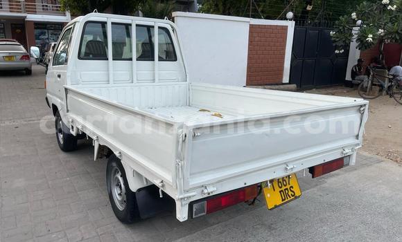 Buy Used Toyota LiteAce White Car in Dar es Salaam in Dar es Salaam Buy Used Toyota LiteAce White Car in Dar es Salaam in Dar es Salaam