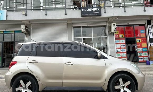 Buy Used Toyota IST Green Car in Dar es Salaam in Dar es Salaam Buy Used Toyota IST Green Car in Dar es Salaam in Dar es Salaam
