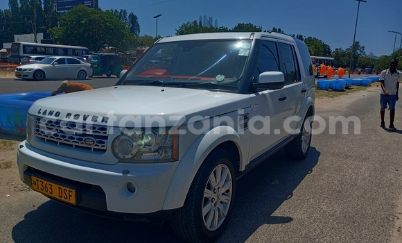 Buy Used Land Rover Discovery White Car in Dar es Salaam in Dar es Salaam