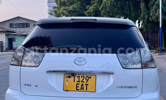 Buy Used Toyota Harrier White Car in Dar es Salaam in Dar es Salaam