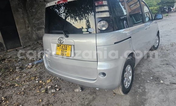 Buy Used Toyota Sienta Silver Car in Dar es Salaam in Dar es Salaam Buy Used Toyota Sienta Silver Car in Dar es Salaam in Dar es Salaam