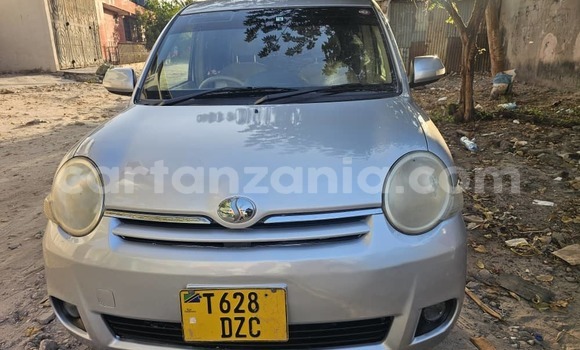 Buy Used Toyota Sienta Silver Car in Dar es Salaam in Dar es Salaam Buy Used Toyota Sienta Silver Car in Dar es Salaam in Dar es Salaam