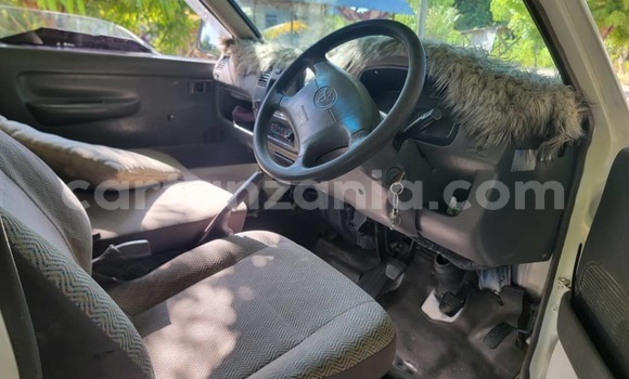 Buy Used Toyota Town Ace White Car in Dar es Salaam in Dar es Salaam Buy Used Toyota Town Ace White Car in Dar es Salaam in Dar es Salaam