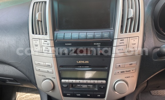Buy Used Lexus RX 300 Silver Car in Mwanza in Mwanza Buy Used Lexus RX 300 Silver Car in Mwanza in Mwanza