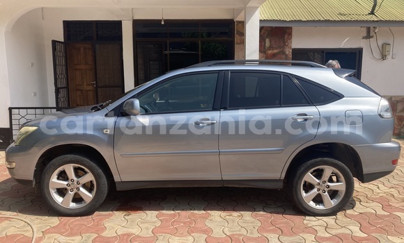 Buy Used Lexus RX 300 Silver Car in Mwanza in Mwanza Buy Used Lexus RX 300 Silver Car in Mwanza in Mwanza