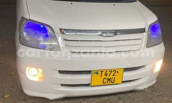 Buy Used Toyota Noah White Car in Dar es Salaam in Dar es Salaam Buy Used Toyota Noah White Car in Dar es Salaam in Dar es Salaam
