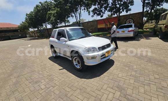 Buy Used Toyota RAV4 White Car in Dar es Salaam in Dar es Salaam Buy Used Toyota RAV4 White Car in Dar es Salaam in Dar es Salaam