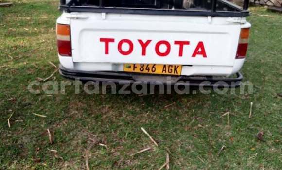 Buy Used Toyota Pickup White Car in Dar es Salaam in Dar es Salaam Buy Used Toyota Pickup White Car in Dar es Salaam in Dar es Salaam