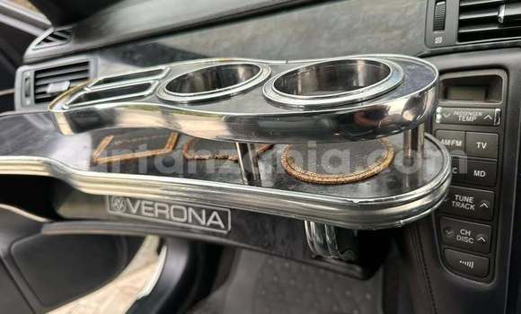 Buy Used Toyota Crown White Car in Dar es Salaam in Dar es Salaam Buy Used Toyota Crown White Car in Dar es Salaam in Dar es Salaam