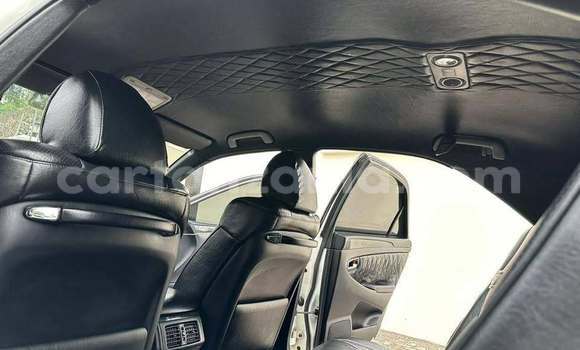 Buy Used Toyota Crown White Car in Dar es Salaam in Dar es Salaam Buy Used Toyota Crown White Car in Dar es Salaam in Dar es Salaam