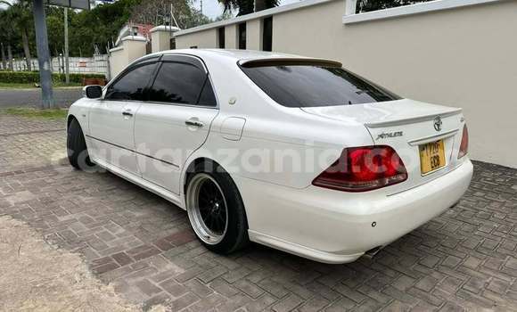 Buy Used Toyota Crown White Car in Dar es Salaam in Dar es Salaam Buy Used Toyota Crown White Car in Dar es Salaam in Dar es Salaam