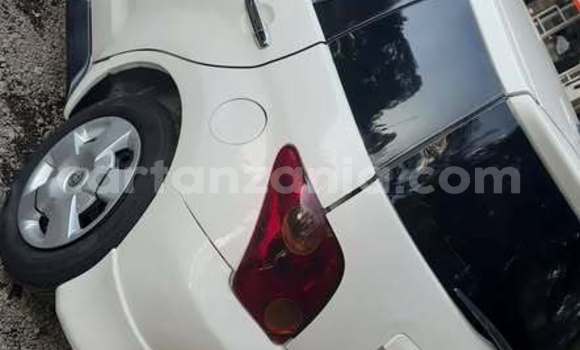 Buy Used Toyota IST White Car in Dar es Salaam in Dar es Salaam Buy Used Toyota IST White Car in Dar es Salaam in Dar es Salaam