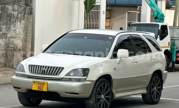 Buy Used Toyota Harrier White Car in Dar es Salaam in Dar es Salaam Buy Used Toyota Harrier White Car in Dar es Salaam in Dar es Salaam