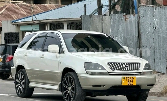 Buy Used Toyota Harrier White Car in Dar es Salaam in Dar es Salaam Buy Used Toyota Harrier White Car in Dar es Salaam in Dar es Salaam
