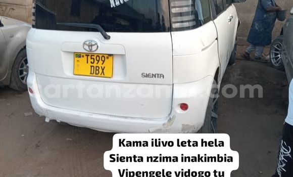 Buy Used Toyota Sienta White Car in Dar es Salaam in Dar es Salaam