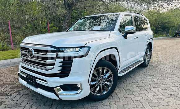 Buy Import Toyota Land Cruiser White Car in Dar es Salaam in Dar es Salaam