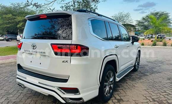 Buy Import Toyota Land Cruiser White Car in Dar es Salaam in Dar es Salaam Buy Import Toyota Land Cruiser White Car in Dar es Salaam in Dar es Salaam