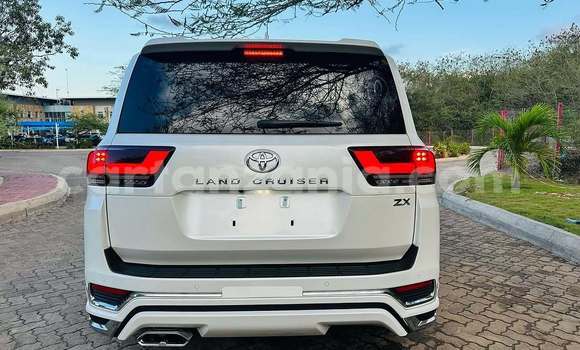 Buy Import Toyota Land Cruiser White Car in Dar es Salaam in Dar es Salaam Buy Import Toyota Land Cruiser White Car in Dar es Salaam in Dar es Salaam