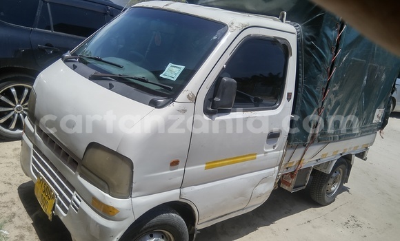 Buy Used Suzuki Carry White Truck in Dar es Salaam in Dar es Salaam