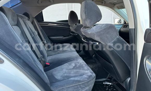 Buy Used Toyota Crown White Car in Dar es Salaam in Dar es Salaam Buy Used Toyota Crown White Car in Dar es Salaam in Dar es Salaam