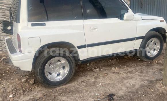 Nunua Ilio tumika Suzuki Escudo Nyeupe Gari ndani ya Dar es Salaam nchini Dar es Salaam Nunua Ilio tumika Suzuki Escudo Nyeupe Gari ndani ya Dar es Salaam nchini Dar es Salaam