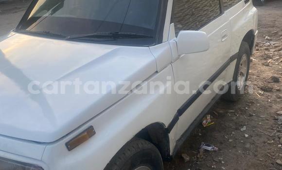 Nunua Ilio tumika Suzuki Escudo Nyeupe Gari ndani ya Dar es Salaam nchini Dar es Salaam Nunua Ilio tumika Suzuki Escudo Nyeupe Gari ndani ya Dar es Salaam nchini Dar es Salaam
